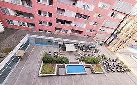 Urban Oasis: Stylish Retreat