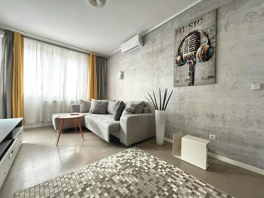 Urban Oasis: Stylish Retreat Διαμέρισμα Ζάγκρεμπ Εξωτερικό φωτογραφία